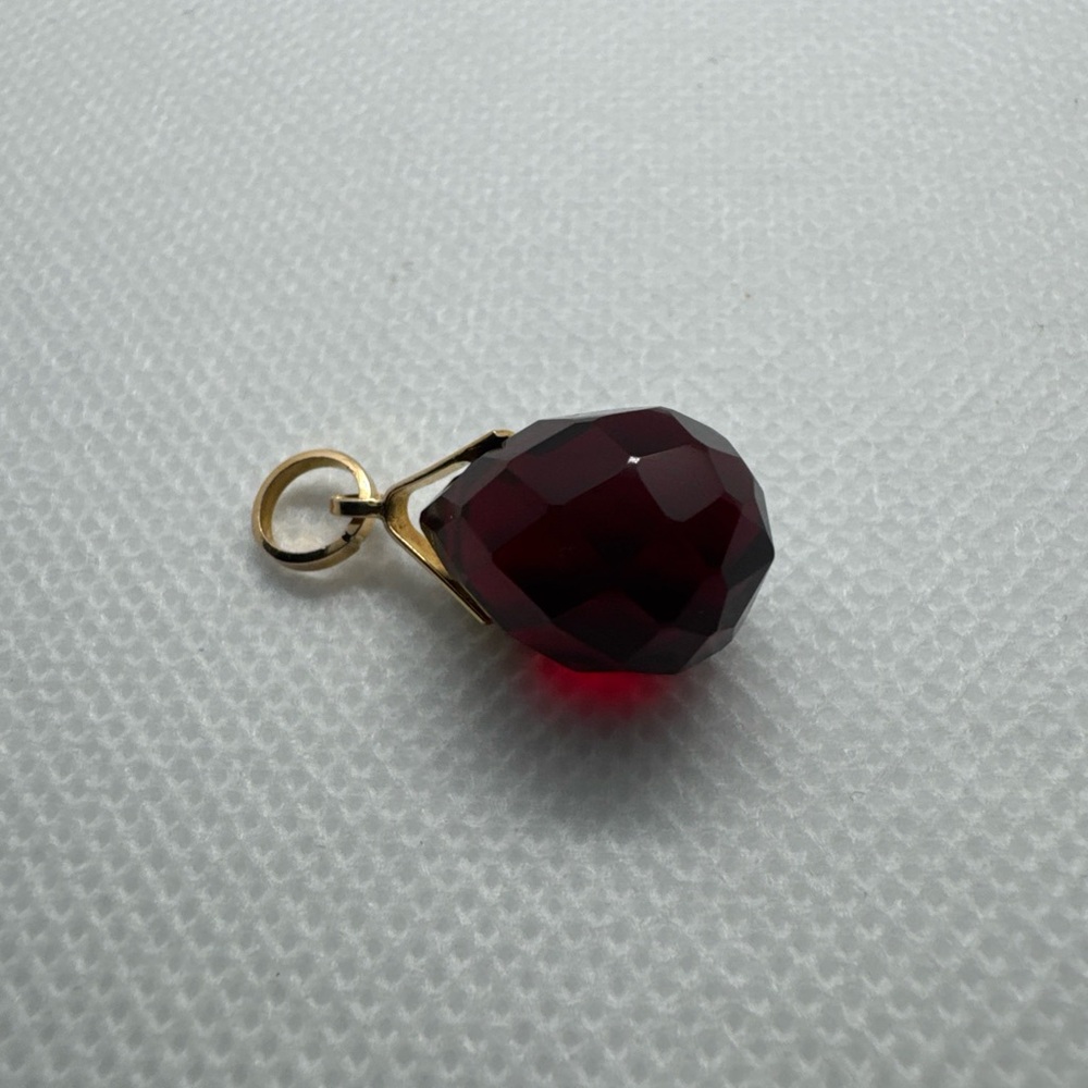 18K Yellow Gold Pendant/charm with Faceted Red Glass Teardrop, Birthstone, 750 - Picture 8 of 16